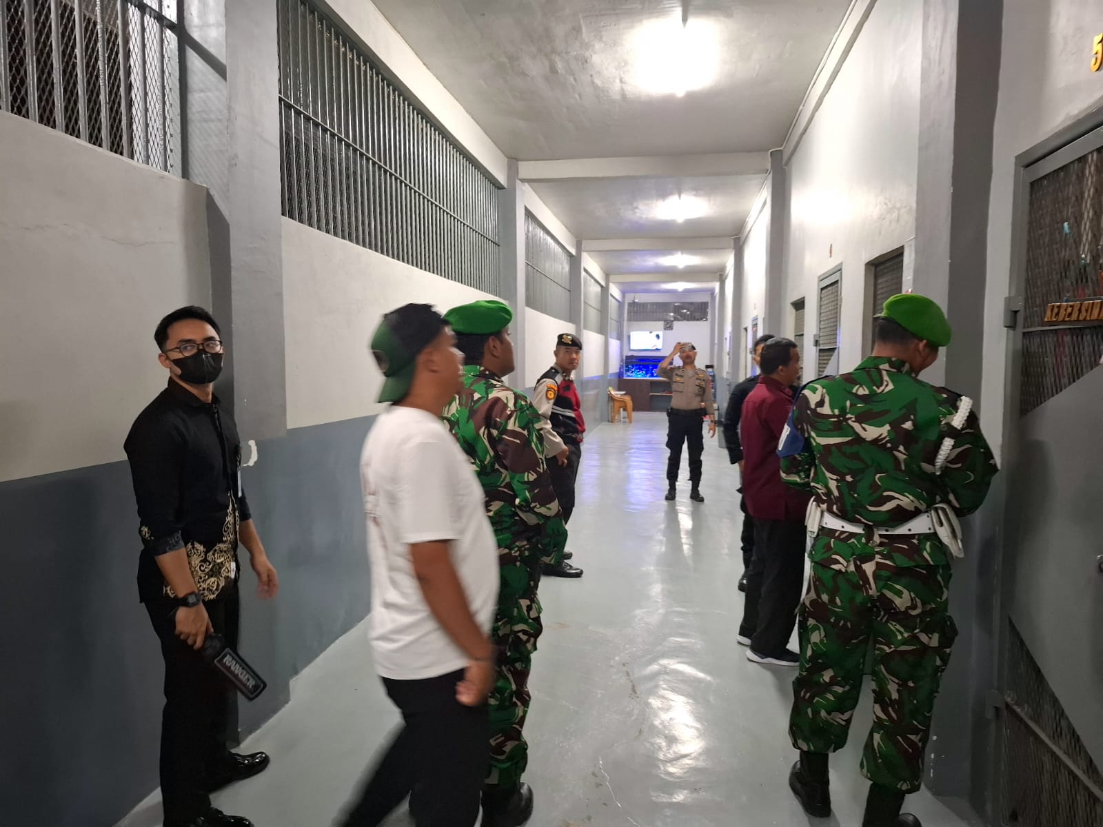 Kalapas Kalianda Pimpin Razia Gabungan TNI–Polri, Wujudkan Sinergi Jaga Keamanan Lapas 